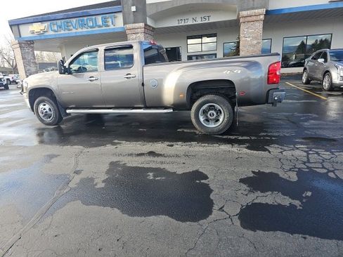 Used 2011 GMC Sierra 3500 SLT w/ SLT Convenience Package image 53