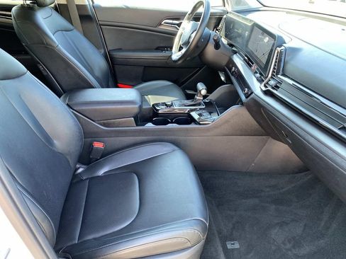 Used 2023 Kia Sportage EX AWD/4WD image 22