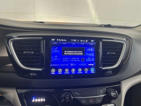 Used 2017 Chrysler Pacifica Touring-L image 70