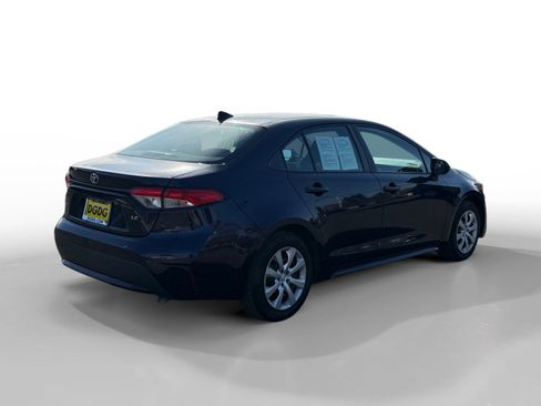 Used 2022 Toyota Corolla LE image 5