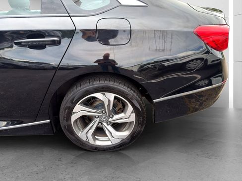 Used 2018 Honda Accord EX image 23