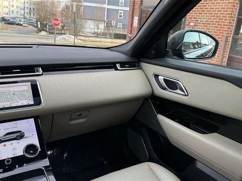 Used 2018 Land Rover Range Rover Velar R-Dynamic SE image 27
