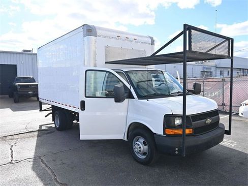 Used 2016 Chevrolet Express 3500 image 14