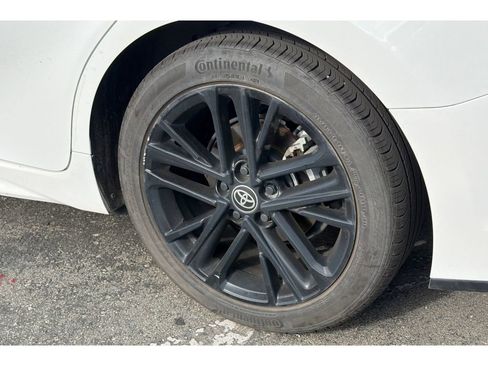 Used 2025 Toyota Camry SE image 4