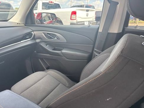 Used 2019 Chevrolet Traverse LT w/ LPO, Blackout Package AWD/4WD image 17
