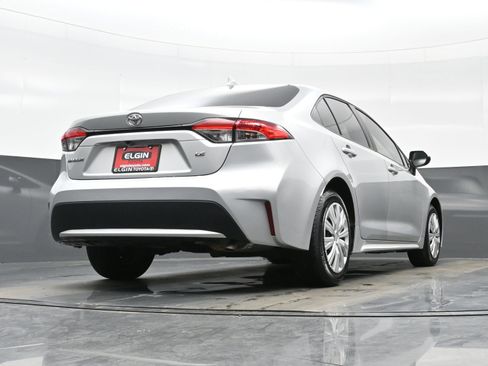 Used 2020 Toyota Corolla LE image 29