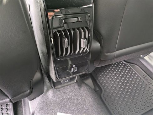 New 2026 Jeep Compass Latitude image 22