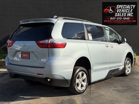 Used 2015 Toyota Sienna LE FWD image 6
