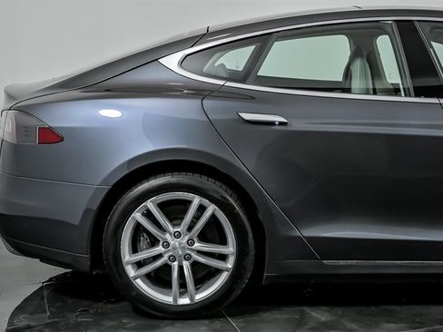 Used 2014 Tesla Model S 85 RWD image 11