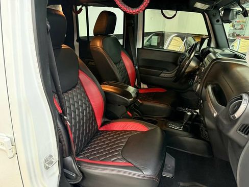 Used 2018 Jeep Wrangler Unlimited Sport S AWD/4WD image 31
