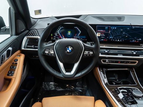Used 2024 BMW X5 xDrive40i w/ Premium Package image 14