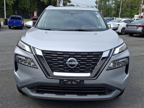 Used 2023 Nissan Rogue SV w/ SV Premium Package image 2