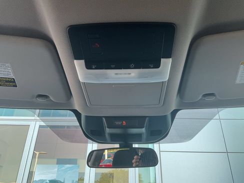 Used 2025 Nissan Rogue SV FWD image 15