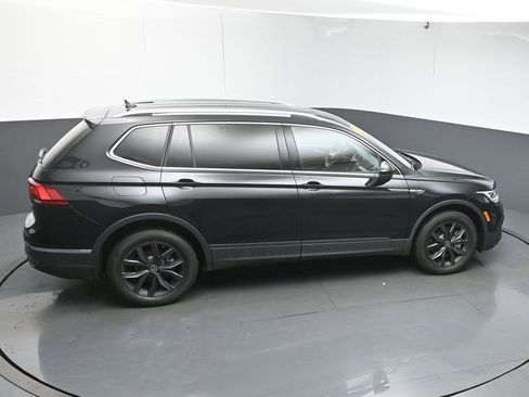 Used 2024 Volkswagen Tiguan SE image 49