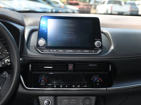 Used 2023 Nissan Rogue SV image 15