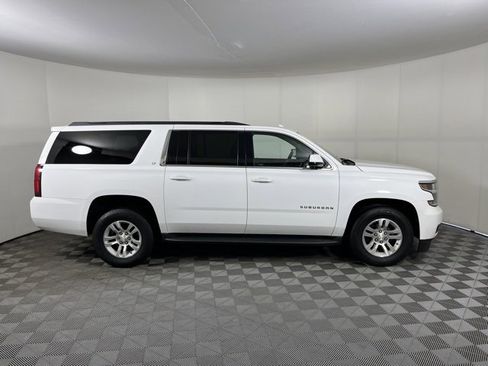 Used 2017 Chevrolet Suburban LT image 8