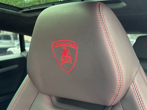 Used 2020 Lamborghini Urus AWD/4WD image 13