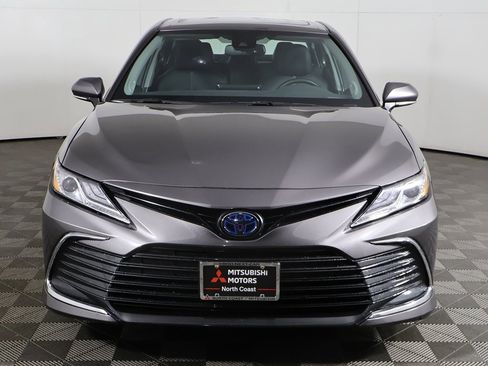 Used 2021 Toyota Camry XLE w/ Navigation Upgrade Package image 13
