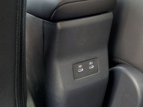 New 2025 Nissan Kicks SR image 28