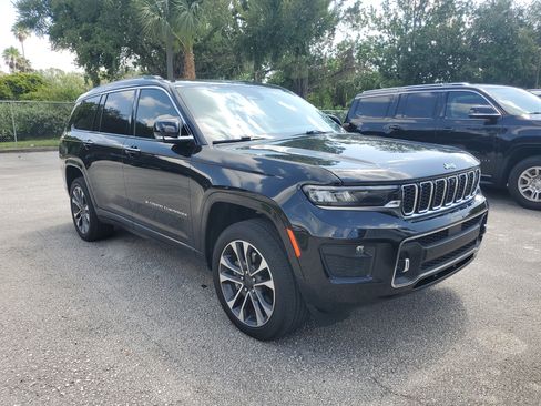 Used 2022 Jeep Grand Cherokee L Overland w/ Advanced Protech Group III RWD image 2