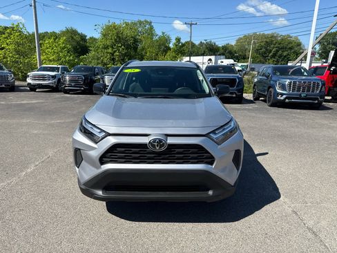 Used 2025 Toyota RAV4 LE AWD/4WD image 8