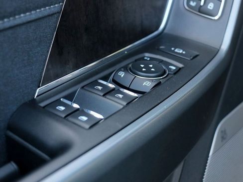 New 2026 Ford F250 Lariat w/ Black Appearance Package image 21