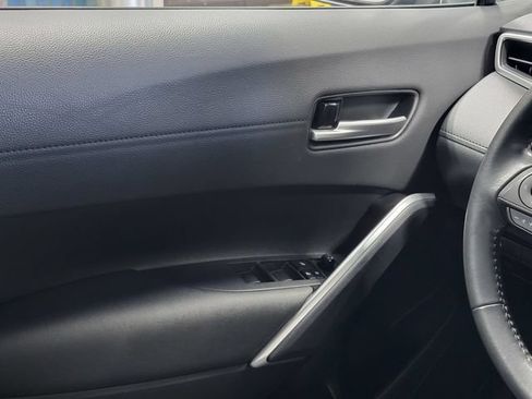 Used 2023 Toyota Corolla Cross XLE w/ Convenience Package FWD image 23