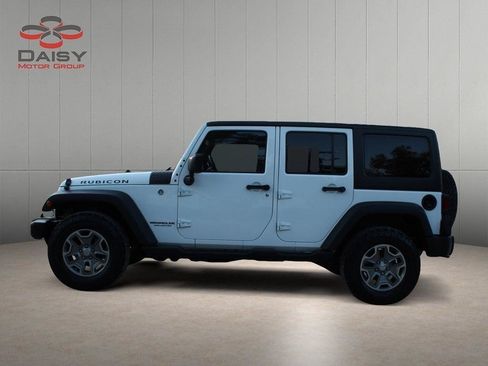 Used 2017 Jeep Wrangler Unlimited Rubicon w/ Connectivity Group AWD/4WD image 8