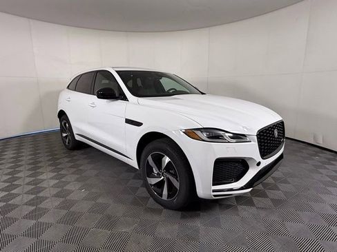 Certified 2025 Jaguar F-PACE R-Dynamic S image 8