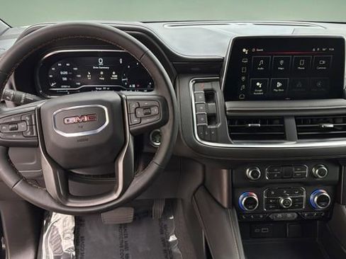 Used 2024 GMC Yukon AT4 AWD/4WD image 10