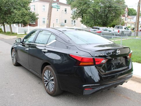 Used 2025 Nissan Altima 2.5 SV FWD image 7
