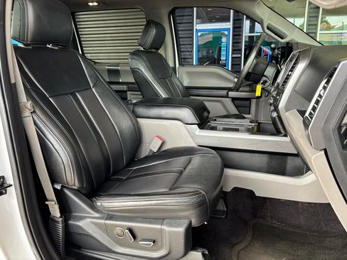 Used 2016 Ford F150 XLT w/ Equipment Group 302A Luxury image 20