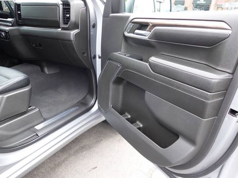 Used 2023 Chevrolet Silverado 1500 LT AWD/4WD image 33