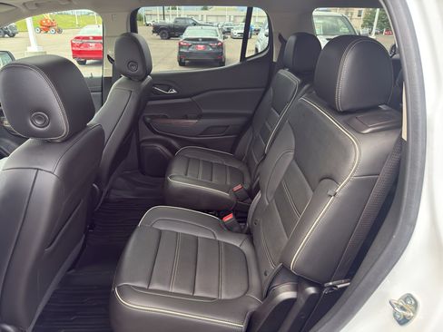Used 2023 GMC Acadia Denali w/ Denali Technology Package FWD image 11