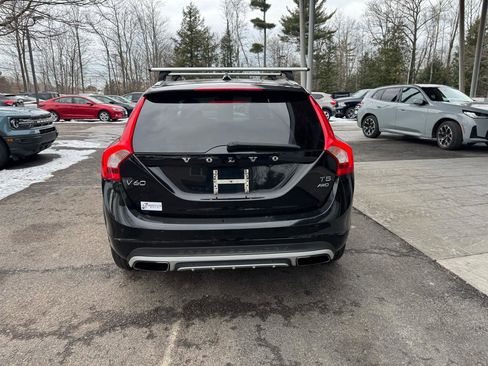Used 2016 Volvo V60 T5 Cross Country w/ Convenience Package image 4