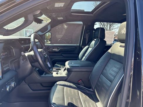 Used 2025 GMC Sierra 2500 AT4X w/ AT4X AEV Edition image 14