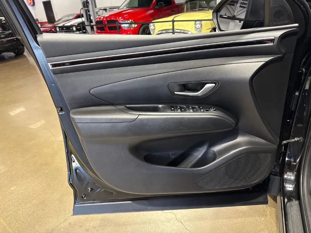 Used 2023 Hyundai Tucson Blue AWD/4WD image 16