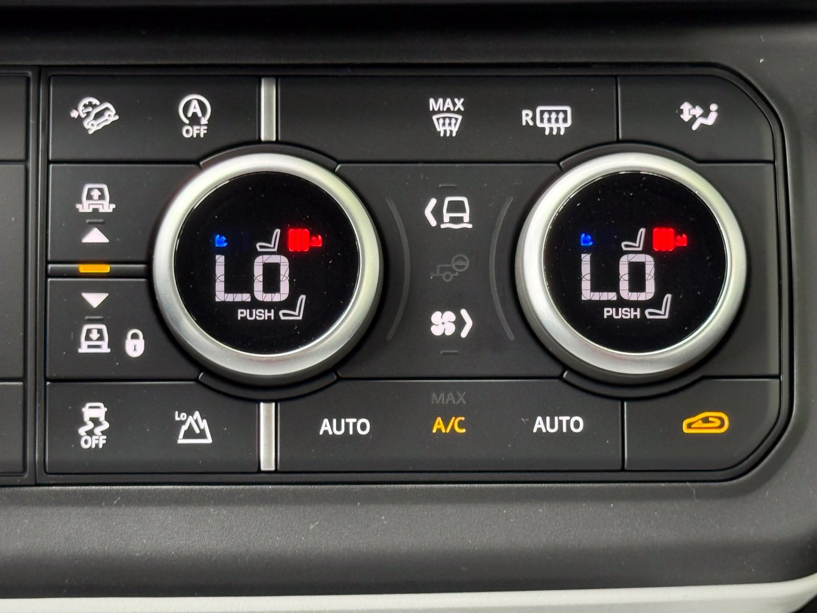 New 2026 Land Rover Defender 110 S AWD/4WD image 29