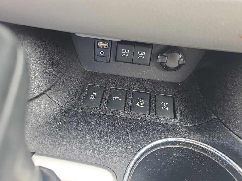 Used 2017 Toyota Highlander XLE AWD/4WD image 28