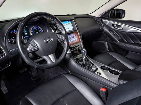 Used 2017 INFINITI Q50 Signature Edition w/ All Weather Package (L93) image 19