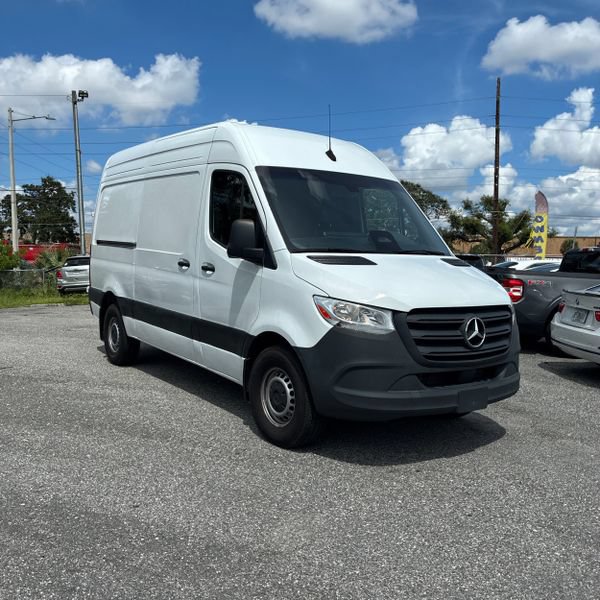 Used 2025 Mercedes-Benz Sprinter 2500 image 9