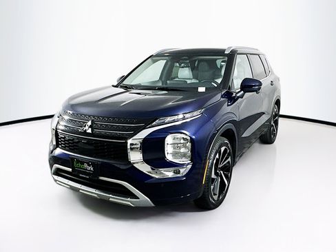 Used 2024 Mitsubishi Outlander SEL image 3