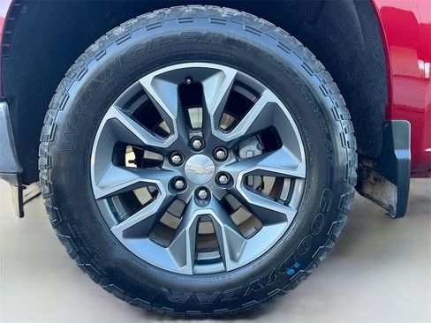 Used 2022 Chevrolet Silverado 1500 LT image 30