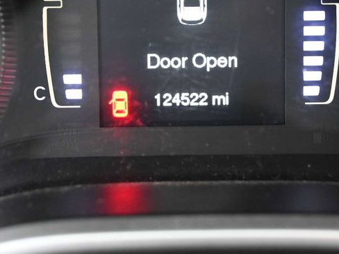 Used 2014 Jeep Cherokee Latitude AWD/4WD image 25