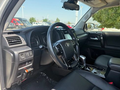 Used 2024 Toyota 4Runner TRD Off-Road Premium AWD/4WD image 19