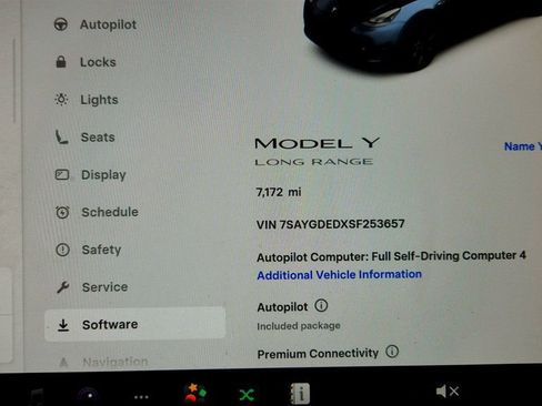 Used 2025 Tesla Model Y Long Range image 14