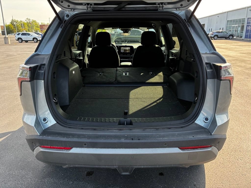 Used 2025 Chevrolet Equinox LT w/ Safety and Technology Package AWD/4WD image 28