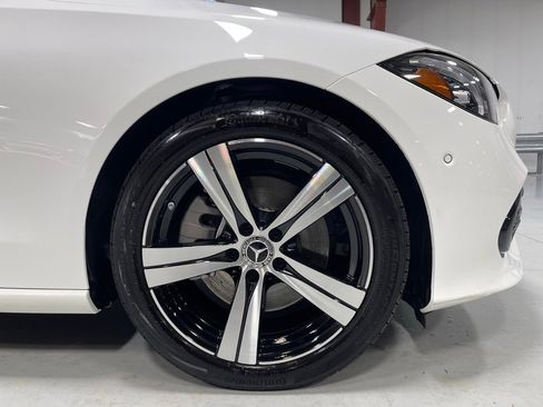 Used 2025 Mercedes-Benz C 300 4MATIC Sedan image 16