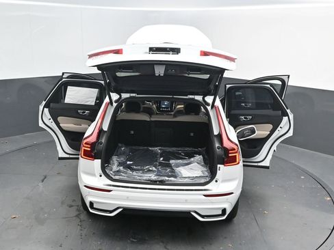 New 2026 Volvo XC60 B5 Plus w/ Protection Package Premier AWD/4WD image 40