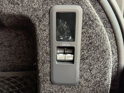 New 2026 Land Rover Range Rover SE image 36